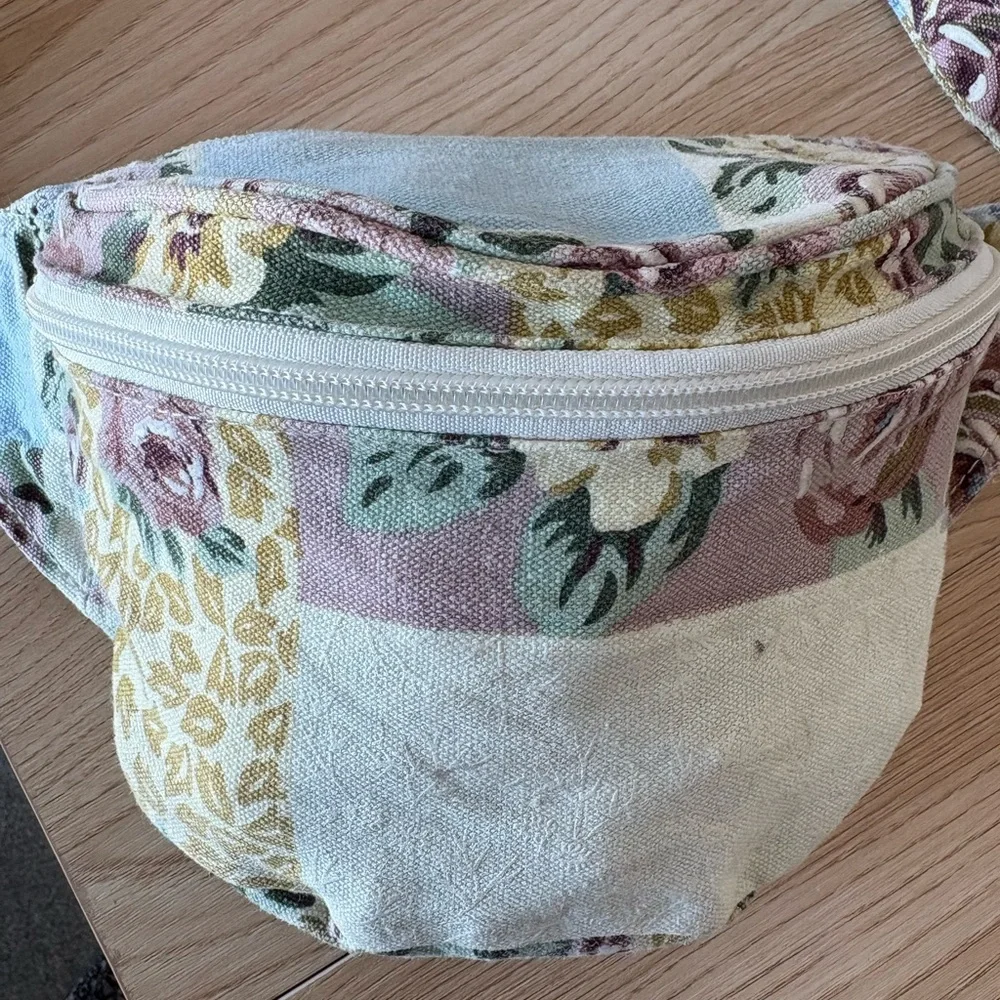 Vtg Retro Floral Patchwork Fanny Pack Pastel Colorful Cottage grandma core - Picture 3 of 8